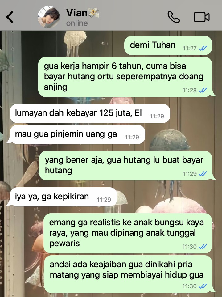 haunast's tweet photo. Harukyu one tweet au 

๋࣭ ⭑⚝ Kisah Dibalik Secangkir Kopi 

"Diatas meja kecil, secangkir kopi terdiam—menjadi saksi bisu hubungan yang terikat diatas kertas." https://t.co/ncq6KsSZWS