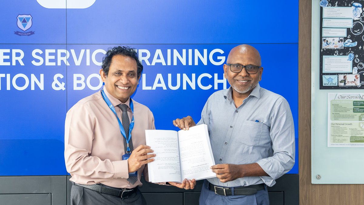 VillaCollegeMv's tweet photo. "Dhirasaakuraane Faseyha Goithah" was officially launched today at Ocean View Hall by Dr. Ali Najeeb, Vice Rector of Villa College.

This new academic resource, authored by Ahmed Fayaz Hassan, Senior Curriculum Developer at the Institute for Academic Development, is a valuable addition to research methodology literature in the Dhivehi language. The book is designed to help students in higher education better understand complex research concepts.

At Villa College, we remain committed to developing quality educational resources that support our students and the academic community in their learning and development.