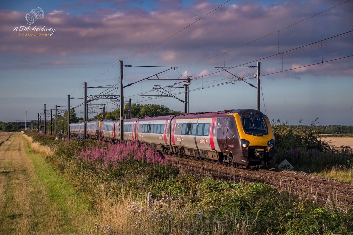 ASMRailPhotos's tweet image. 🖍️| 1M00 1807 Edinburgh to Birmingham New Street

📣| @CrossCountryUK 
🚂| Class 220010
🚂| Class 220030
📍| Butterwell Junction
📆| 29/07/2025

#class220 #220010 #220030 #crosscountrytrains 

📸| Photography by @ASMRailPhotos ©️