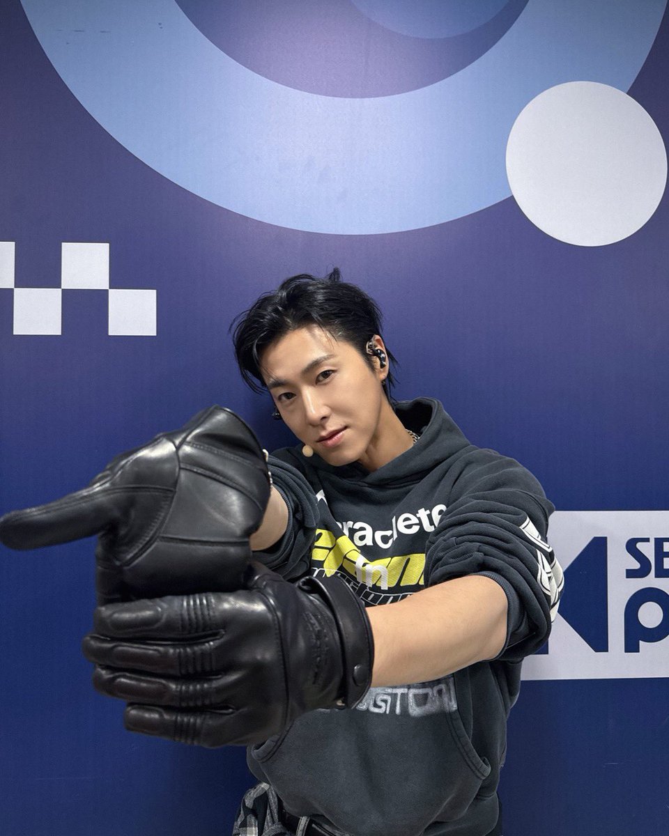 ユノユノチャミ様 2層バック ほぼセンター席 最後全員ステージに登場 ユノの姿が消える