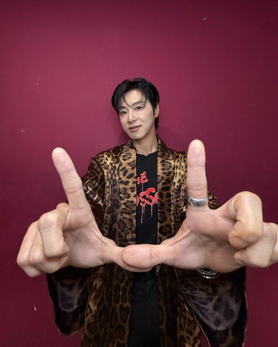 2層バック ほぼセンター席 最後全員ステージに登場 ユノの姿が消える