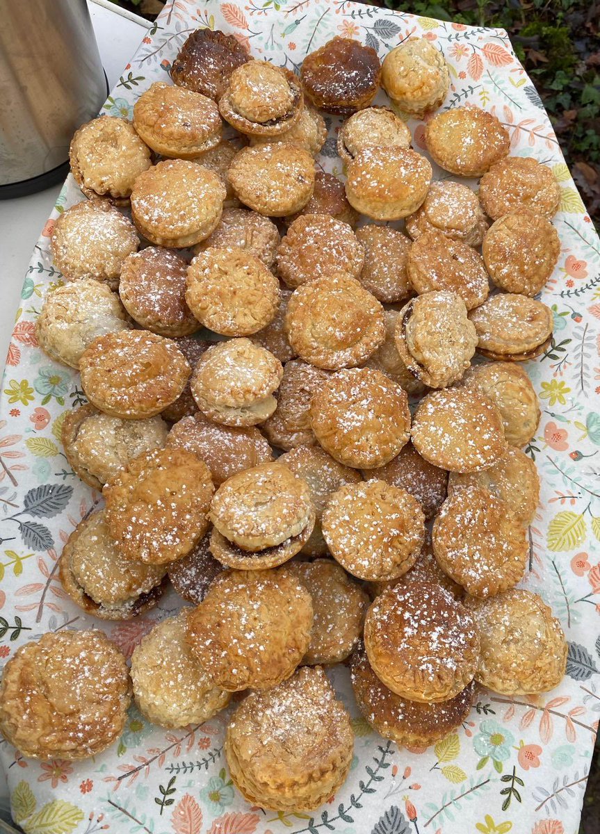 OxonBadgers's tweet photo. Mince pies in our wonderful copse today with some of our members! 

🎄🎄🎄🎄🎄🎄🎄 https://t.co/TzrgO3DehV