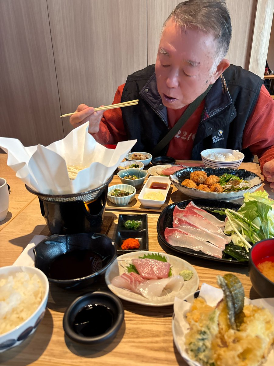 shirotan_2gouki's tweet photo. 武田肛悦
大国町の古狸、関西の文鎮？ペラい縛り手何のその！タヌキの重みでビタっとてっぺんを押さえてるぜぃ！得意な言語は擬音語！趣味は水着選び！スケチョンスタイルだいこうぶつ！直感のまま突き進め！！武田肛悦、只今5才！まだまだ育ち盛りだぜぃ！！
(早く6才になって下さい。切実。しろ) https://t.co/2n5jR4xKMb