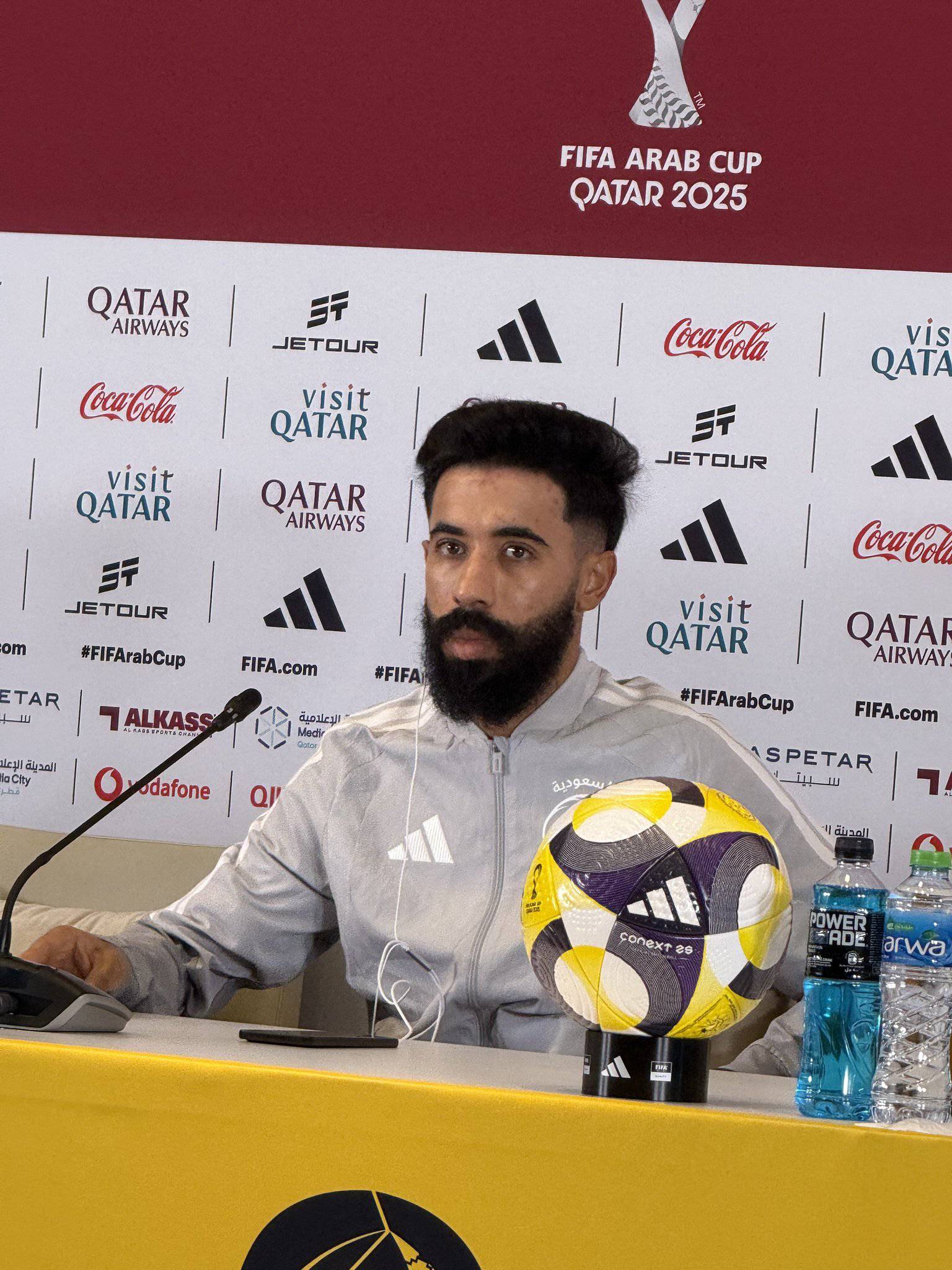 نواف بوشل: اللاعب السعودي يحتاج مشاركة أكبر في الدوري، وشاهدتم تعرض بعض اللاعبين للارهاق لعدم المشاركة وبإذن الله هذه المشكلة تجد لها حلا في الفترة المقبلة #السعودية_الاردن 