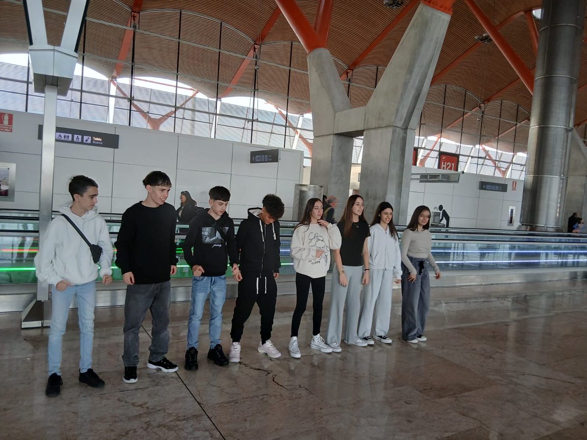 Del 29 de noviembre al 5 diciembre un grupo de alumnos han participado en un proyecto de robótica en una actividad de grupo Erasmus en Alemania. 

¡Qué bonita experiencia! 🇩🇪🛫

<a href="/educacyl/">Educación JCyL</a> 
<a href="/EUErasmusPlus/">Erasmus+</a> 
<a href="/sepiegob/">SEPIE</a>
