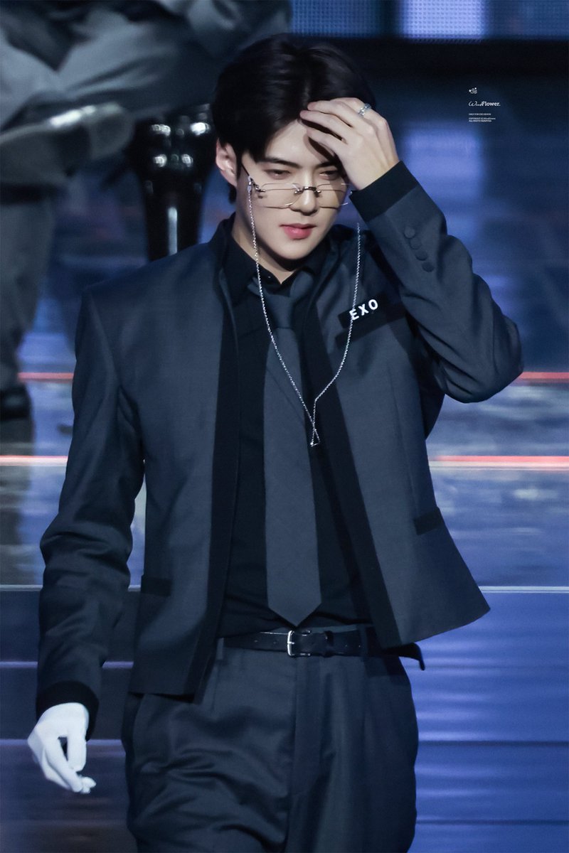 WindFlower412's tweet image. 251214 

👓

#EXO #SEHUN #세훈 #엑소