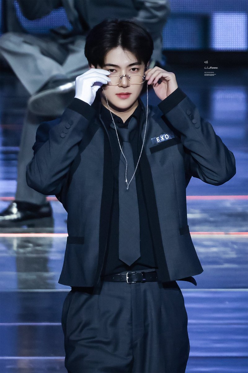 WindFlower412's tweet image. 251214 

👓

#EXO #SEHUN #세훈 #엑소