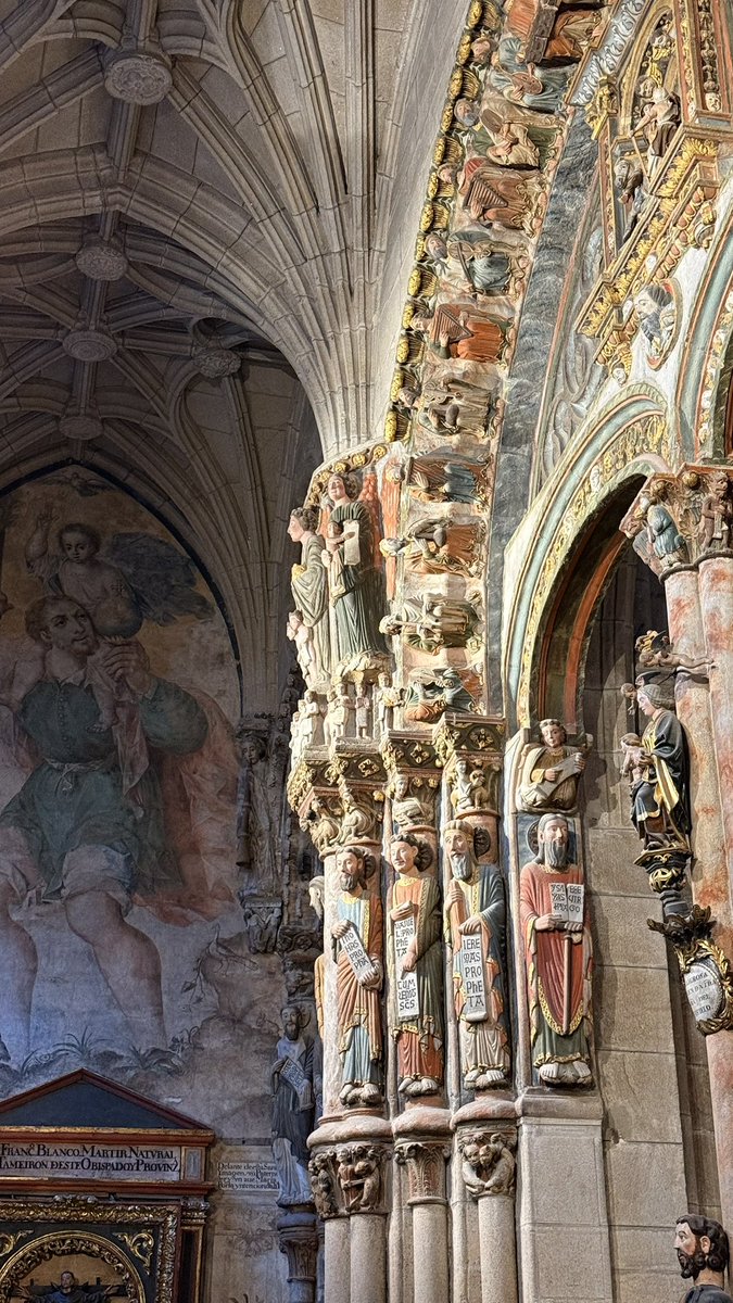 Javierdedioslao's tweet photo. 📍Catedral de Ourense y su fantástico Pórtico del Paraiso https://t.co/mrykaRtNVt