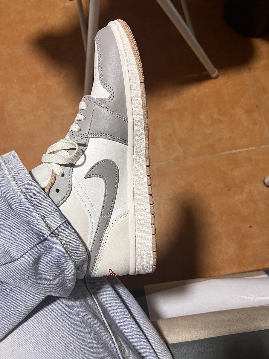 配色还不错，有狗狗么