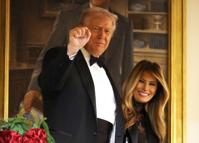 Ivankanews15's tweet photo. Drop a ❤️, if you Love American President Donald Trump and First Lady Melania Trump! https://t.co/emqdal6ACI