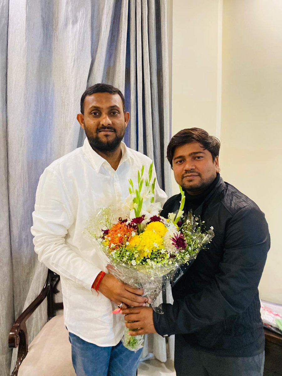 vishnucool87's tweet photo. आज नई दिल्ली में मधुबनी जिला अंतर्गत राजनगर विधान सभा केनवनिर्वाचित विधायक श्रीमान। सुजीत पासवान जी के साथ बिहार निवास में मुलाकात की और उनको जीत की हार्दिक बधाई दी💐🙏 #sujeetpaswan #vishnupaswan #vishnucool #viralpost #delhibiharniwas @vishnucool87 @DmMadhubani @TrendRajnagar https://t.co/PZKc7bWGzK