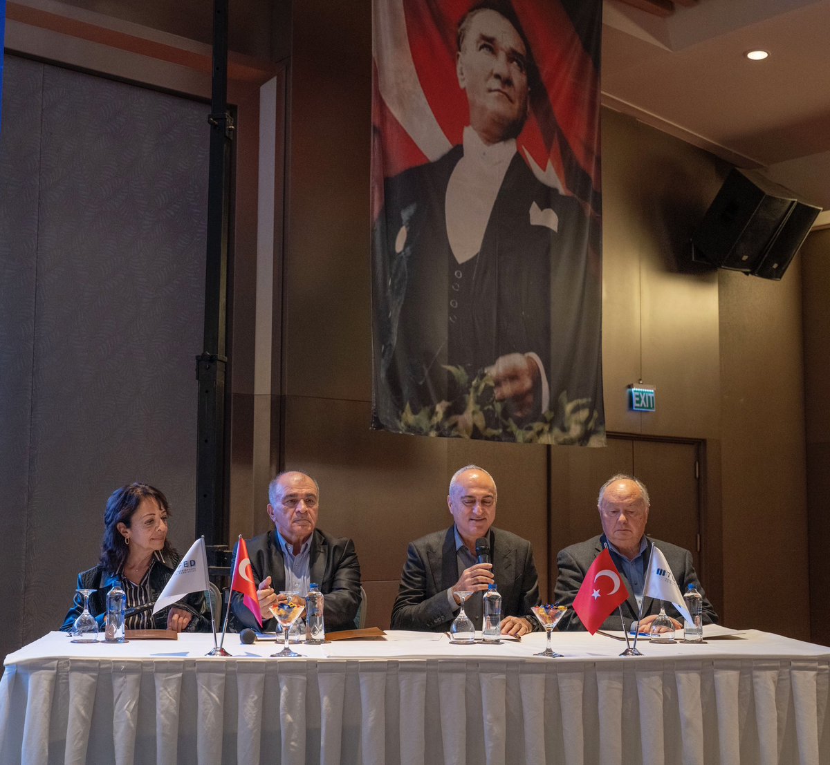 TUROFEDofficial's tweet photo. 7. Dönem boyunca görev yapan Yönetim Kurulu, Disiplin Kurulu, Denetleme Kurulu üyelerimize ve merkez ofis çalışanlarımıza, federasyonumuza sundukları katkı ve emekler için teşekkür ederiz. https://t.co/4oumfZGXnj