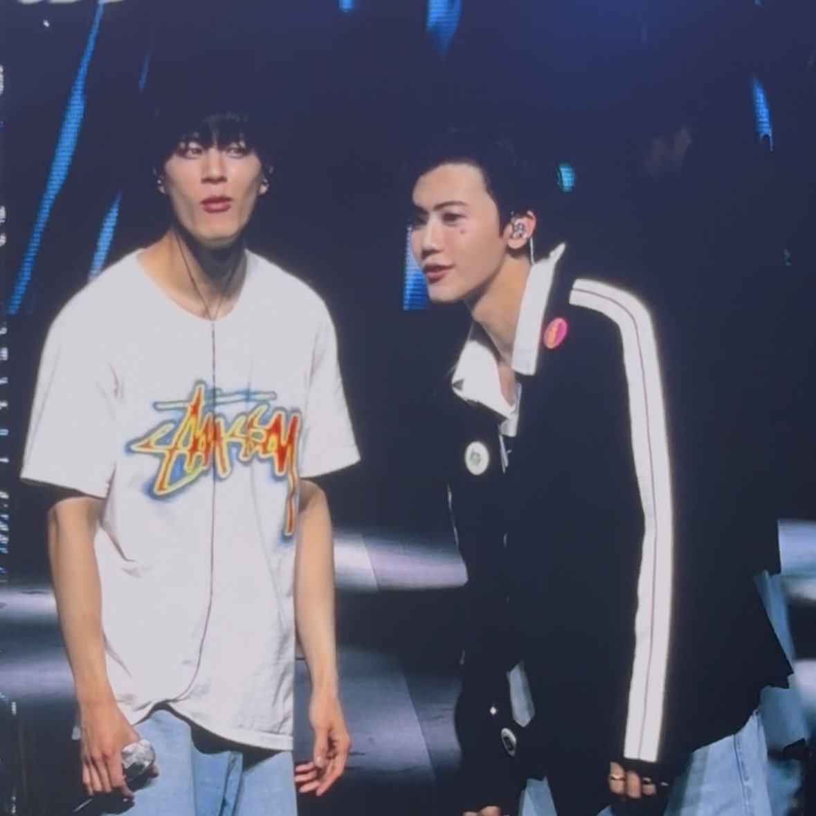 aijiyw's tweet photo. the stadium suddenly screamed they were confused tf out LMAO 🐶🐰❓❓🤣 https://t.co/Cm3SdKGX9t