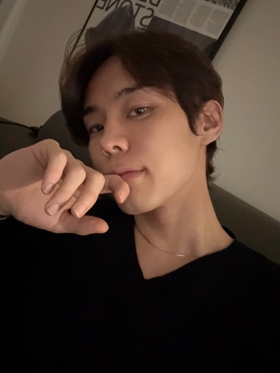 jiseochan's tweet photo. this year's birthday selcas from jiwoong and seobin 🥹💙💛
#윤서빈 #YoonSeobin
#김지웅 #KIMJIWOONG
#HappySeobinDay
#HAPPYJIWOONGDAY https://t.co/qjdGhOwWRA