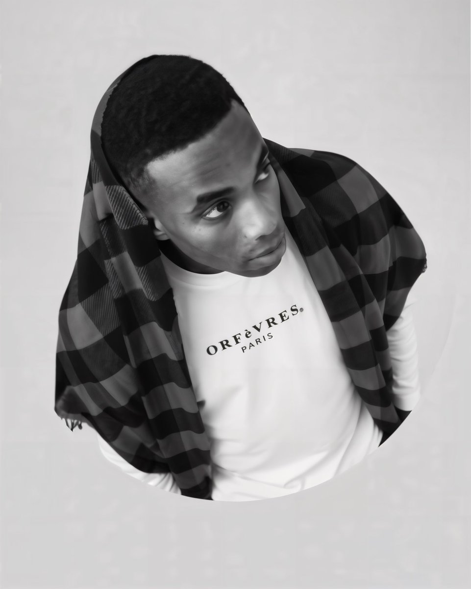 Jordanorfevres's tweet photo. 💫 Découvrez notre collection,

 T-shirts blancs orfèvres éco fabriqués en France.🇫🇷 2026 

🔗 https://t.co/DyefWikLdK

Suivez-nous 🎁 follow us !

#pourtoi #ootd #femme #men #womenpower #FridayVibes #FrenchieShore #AmericaFirst https://t.co/17Kor1ExY8