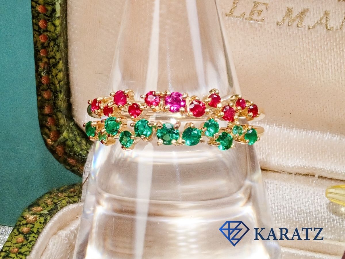 同じ枠を使って作ったこちらのリング。 グリーンはエメラルド、レッド