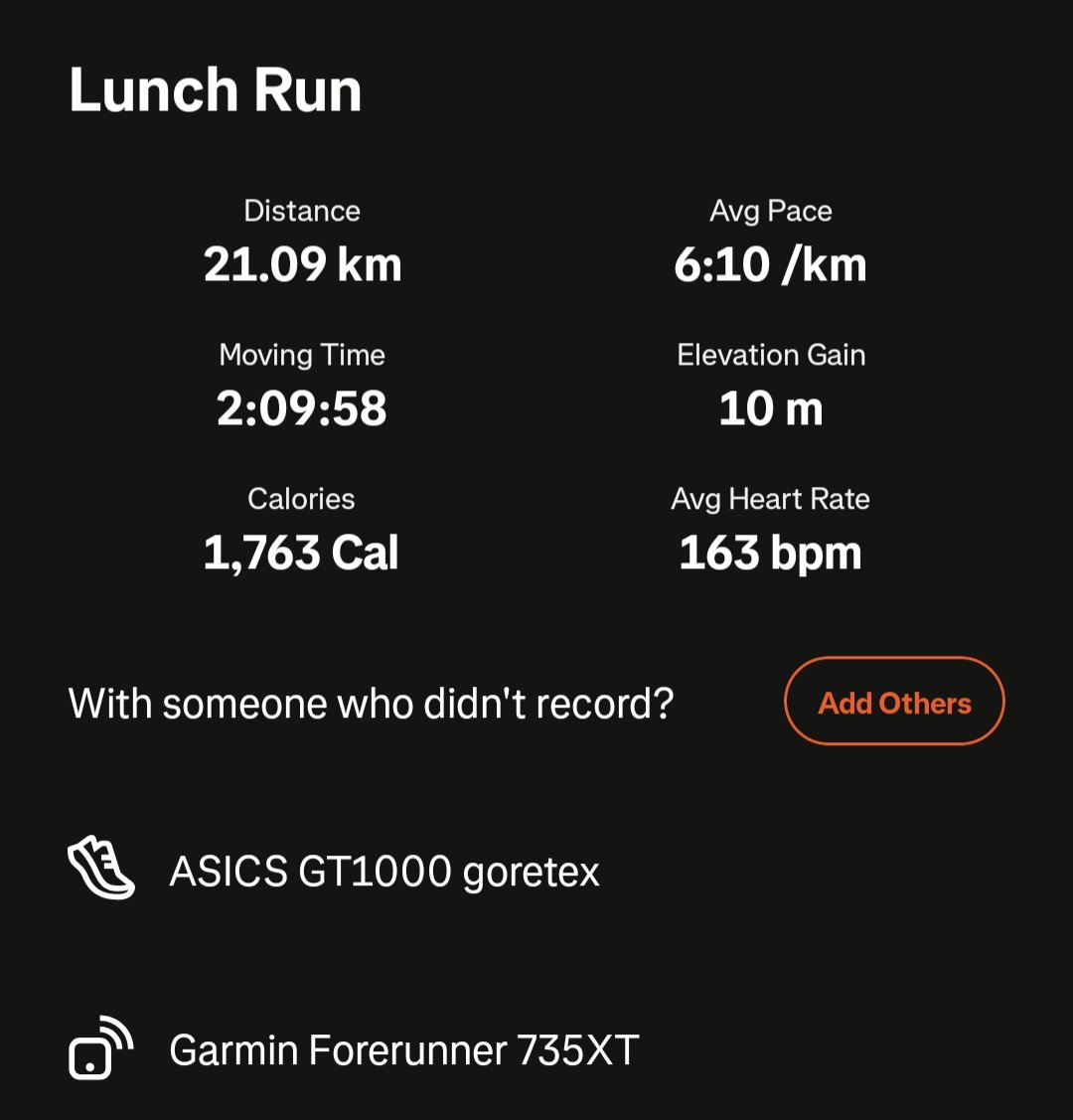 Фух. Відмітив рік повернення до бігових тренувань першим, з 21року пімарафончиком.
Вийшло спонтанно і, на диво, не напряжно, але і результат ще далеко не мій топ.