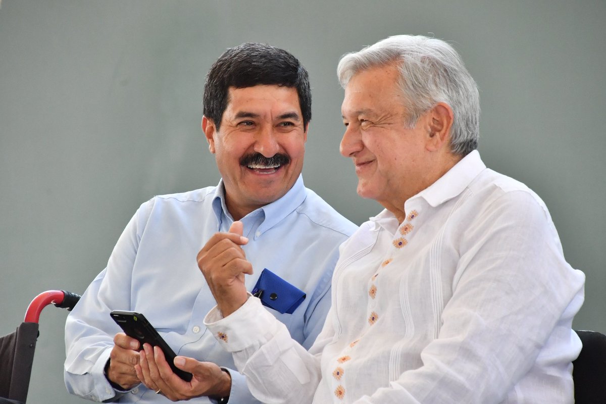 neoliberalover's tweet photo. No hay peor pendejo, que el pendejo con iniciativa, ¿a poco no @SoyCamMartinez?

Dice Camila “la escupidera de la 4T” Martínez, que el proyecto es diferente, pero tienen en Morena a los 4 que fueron artífices y votantes para aprobar el FOBAPROA. 

No le den RT, no se vaya a sentir humillada.