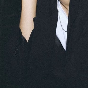 Gayileo's tweet image. Hello, everyone! Please spare me your cool oomfs, I just woke up feeling a little lonely and decided to hop on here in hopes of meeting new people. I’m looking to expand my social circle, and hopefully have some nice conversations along the way. So, let’s be mutuals?