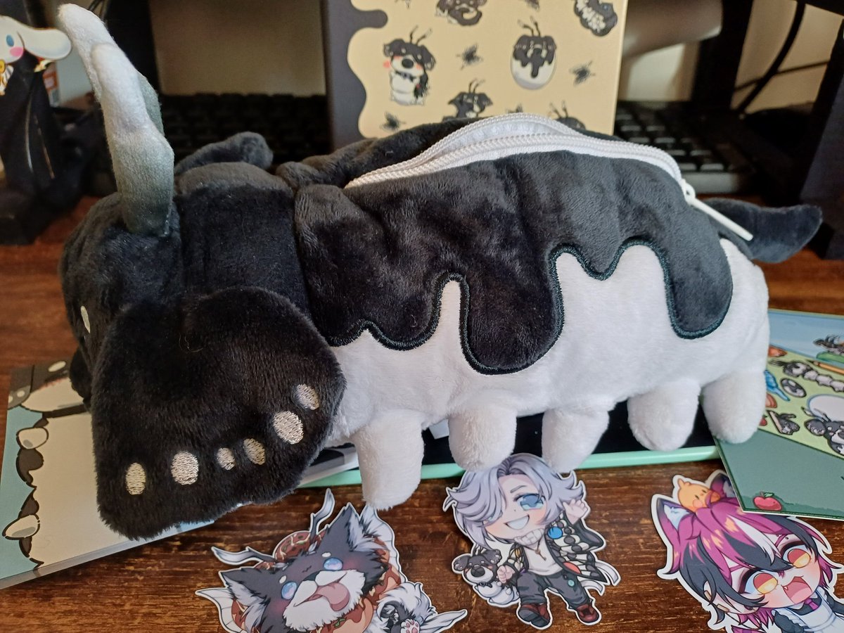 Aelder_Flower_'s tweet photo. YIPPEE YIPPEE MY MERCH FROM HELLOTWINSIES ARRIVED !!!!!! SO SUPER CUUUUUUUUTE!!! Pupal stationery!  And the Pupal bag!!!!! So freaking adorable I love it so much thank you for the freebie Pupalyaki &amp; Cú Sensei stickers too 🩶💜 (The maid Pio is one I paid for &amp; is also perfect)💜 https://t.co/naQRYAGjdd