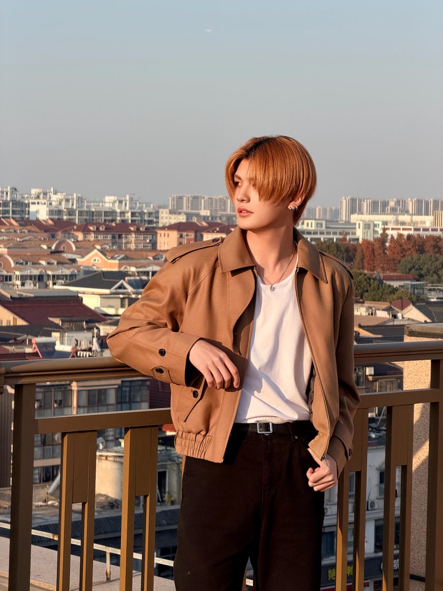 official_arrc's tweet photo. [#도하하하]
我爱你上海 ♥

#ARrC #아크 
#DOHA #도하 https://t.co/V0nECQ0jKl