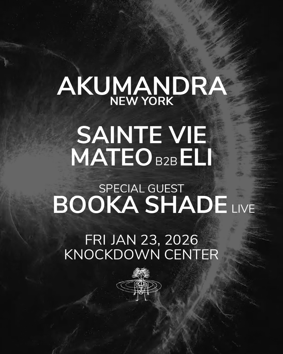 BookaShade tweet media