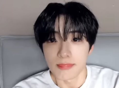 뮴 tweet media