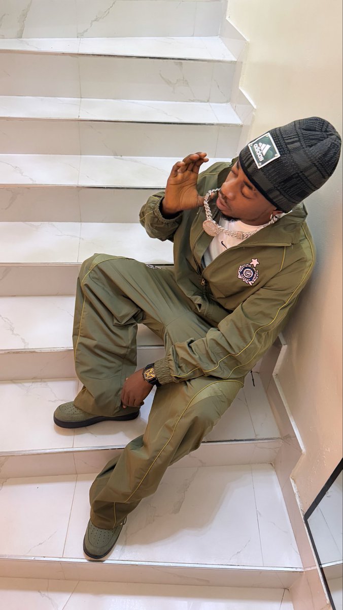 kozzy_matt's tweet photo. Street is the name hustle is the game, money Is the gain and God is the way. https://t.co/XmiAwwjH9W