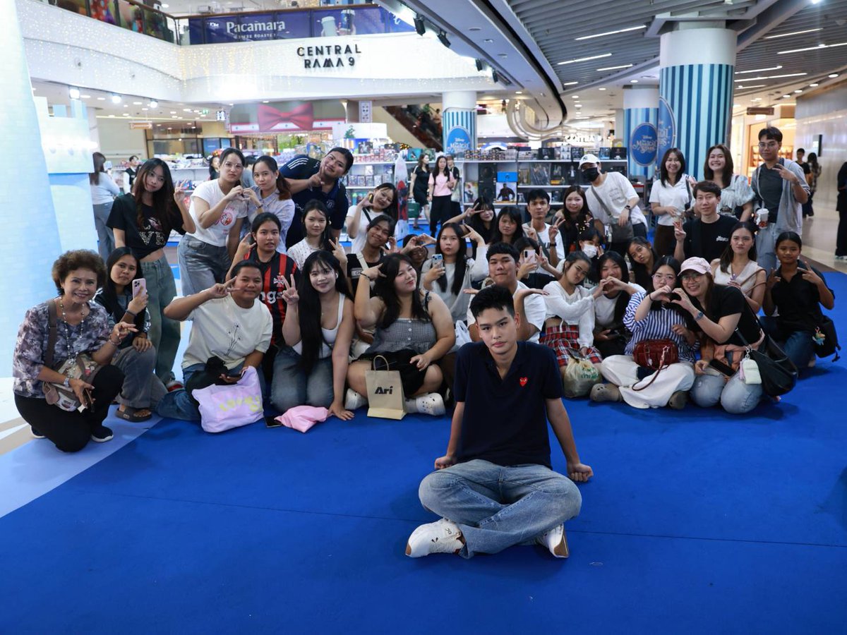 ขอขอบคุณ fc ทุกๆคนที่มา support น้องเชน ในงาน 
CENTRAL DENIM FEST Grand Opening Saran Jeans 
ในวันนี้นะครับ

แล้วมาพบกับน้องเชนใหม่ในงานต่อๆไปนะครับ😊😊🙏🙏

<a href="/shane_tnp/">Shane.tnp</a>
#shane_tnp 
#ShaneThanatpong
#CentralDenimFest
#Saranjeans