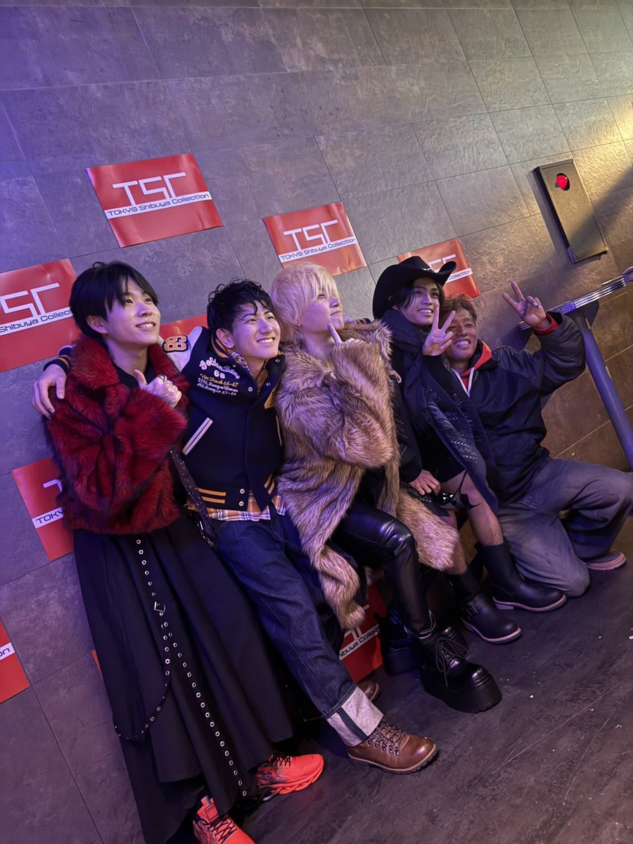 oohashiritsuka's tweet photo. 東京渋谷コレクションお疲れさまでした！
初のファッションショーで緊張したけど、Bfineのみんなと一緒だからか、思ったよりも平気で歩ました！
来てくれた皆さん、ありがとうございました☺️また4/26のTSCにも是非お越しください。

#Bfine #TSC #大橋立香 #東京渋谷コレクション https://t.co/DxdGDONKpr