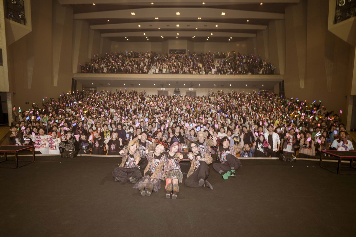 LiSA_OLiVE's tweet photo. 【LiVE is Smile Always〜PATCH WALK〜at 高知県民文化ホール】
初めましての高知デート(LiVE)🐟🪡👣
ちょーーーーー楽しかったきーーーー！！
来れて良かったきーーー！！
みんなの最高潮が凄すぎて涙出た。
一緒に最高な初めてを作ってくれて本当ありがとう。またね、高知。See you againだよ高知ーーー！！絶対！
#LiSAパッチウォークツアー　次は石川、長野に向かいます��よろしくね♡