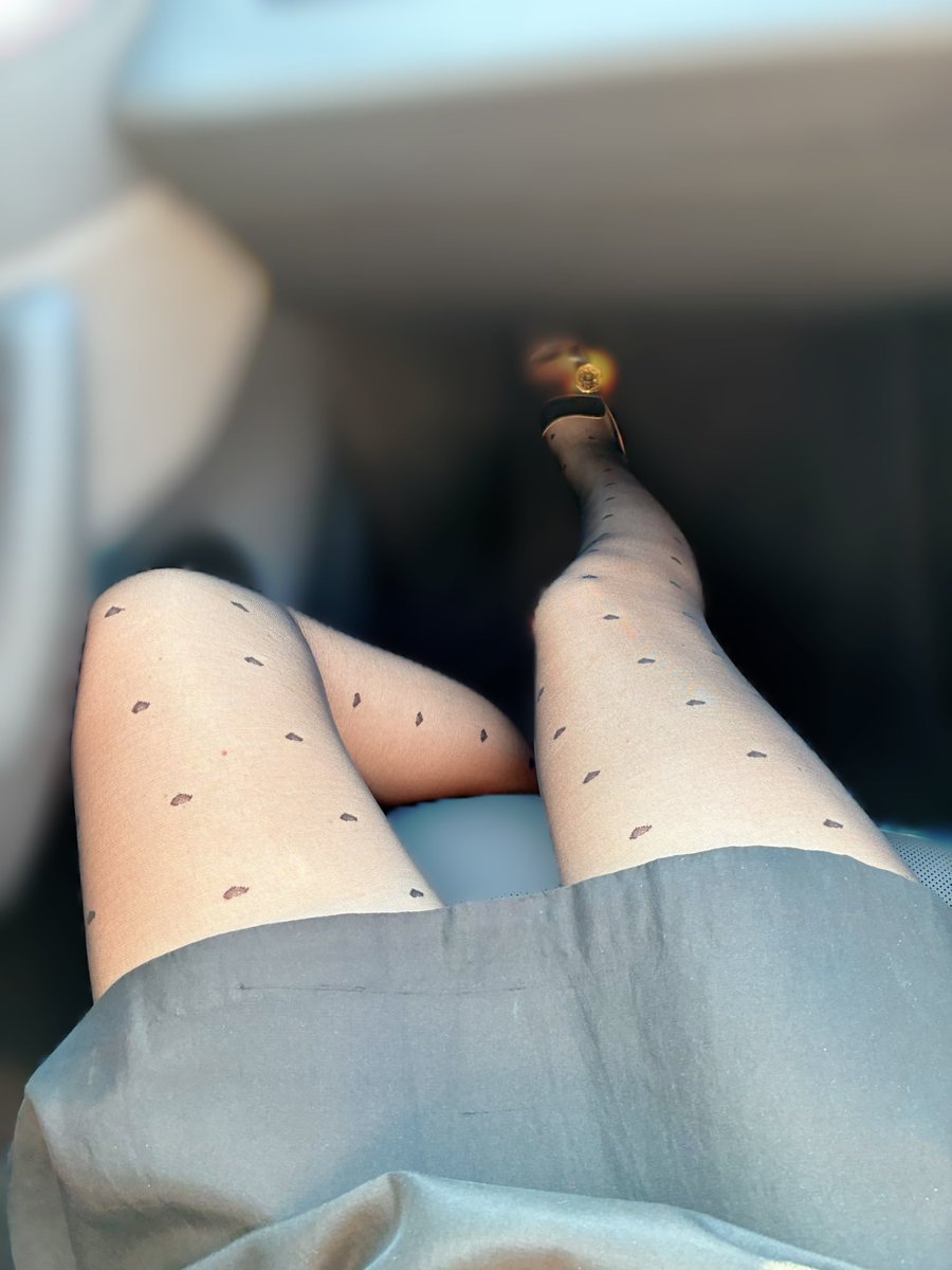 xx699y's tweet photo. 阳光洒下来刚刚好 袜子好看嘛
#布里斯班 #Brisbane https://t.co/mZDRZFE6Wp