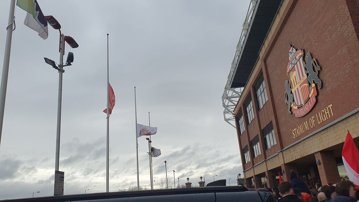 Mark_Gradwell's tweet image. Flags at half mast
#RIP #GaryRowell