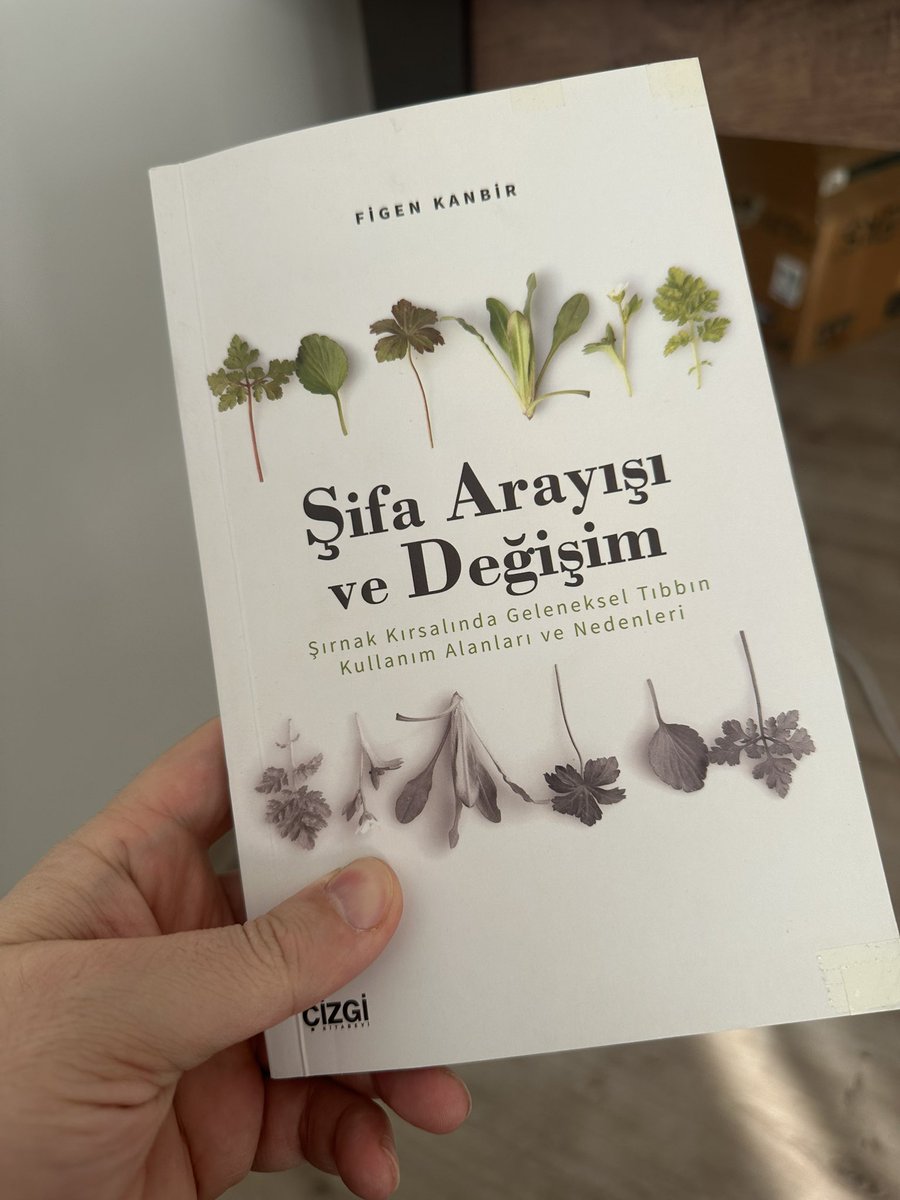 Sağlık iletişimi bağlamında sağlığa ve hastalığa ilişkin bireysel kararlarda kültürün belirleyiciliğinin kırsal alanlardaki gücü ile geleneksel tıbbın, şifacılığın buralardaki yaygınlığı arasındaki ilişki çalışma boyunca gözler önüne serilmiştir.

#kitapönerisi