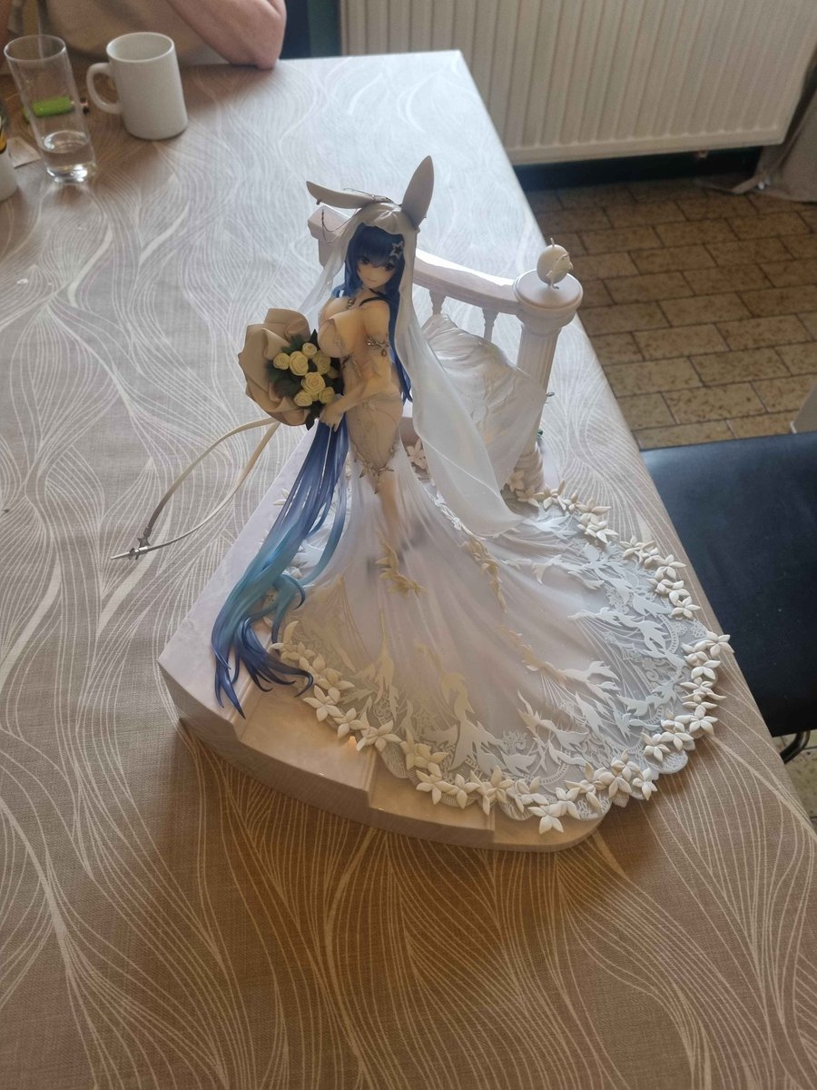 This is my newest edition to my anime figure collection, really happy with her. She looks pretty nice.