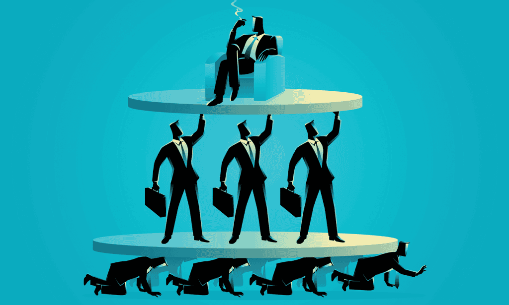 Vergi kaçağını önleme bahanesiyle bankacılık sisteminde köklü değişiklikler yaptılar. 

Şimdi de yasa dışı gelirleri takip etme gerekçesiyle yeni kurallar getiriyorlar.

Oysa gerçek vergi kaçakları dışarıda dolaşıyor, yasa dışı kumar baronları elini kolunu sallayarak geziyor,