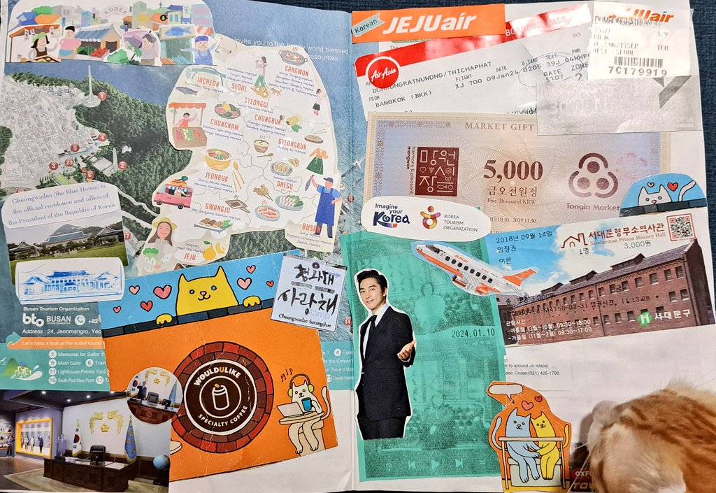 ChubbyShiro's tweet image. มาเริ่มทำ #JunkJournal ตอนแก่ ไปค้นพวกตั๋ว โบรชัวร์ ใบเสร็จต่างๆ ที่ยังหลงเหลือของทริปเที่ยวพม่า เกาหลี ไต้หวัน ญี่ปุ่น มาแปะๆ แบบคนไม่มีศิลปะอะไรเลย แต่เพลินมาก เสียดายมาเริ่มช้า ทิ้งของสวยๆ ไปเยอะเลย แต่ไม่เป็นไร จากนี้ค่อยเริ่มเก็บใหม่🌈🎟🖍