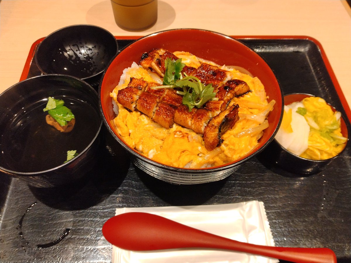 うなぎさま確認ページ♡ ライブ＆特典会が終わって夕食は、うな泰へ。 鰻の卵とじ丼に肝吸い