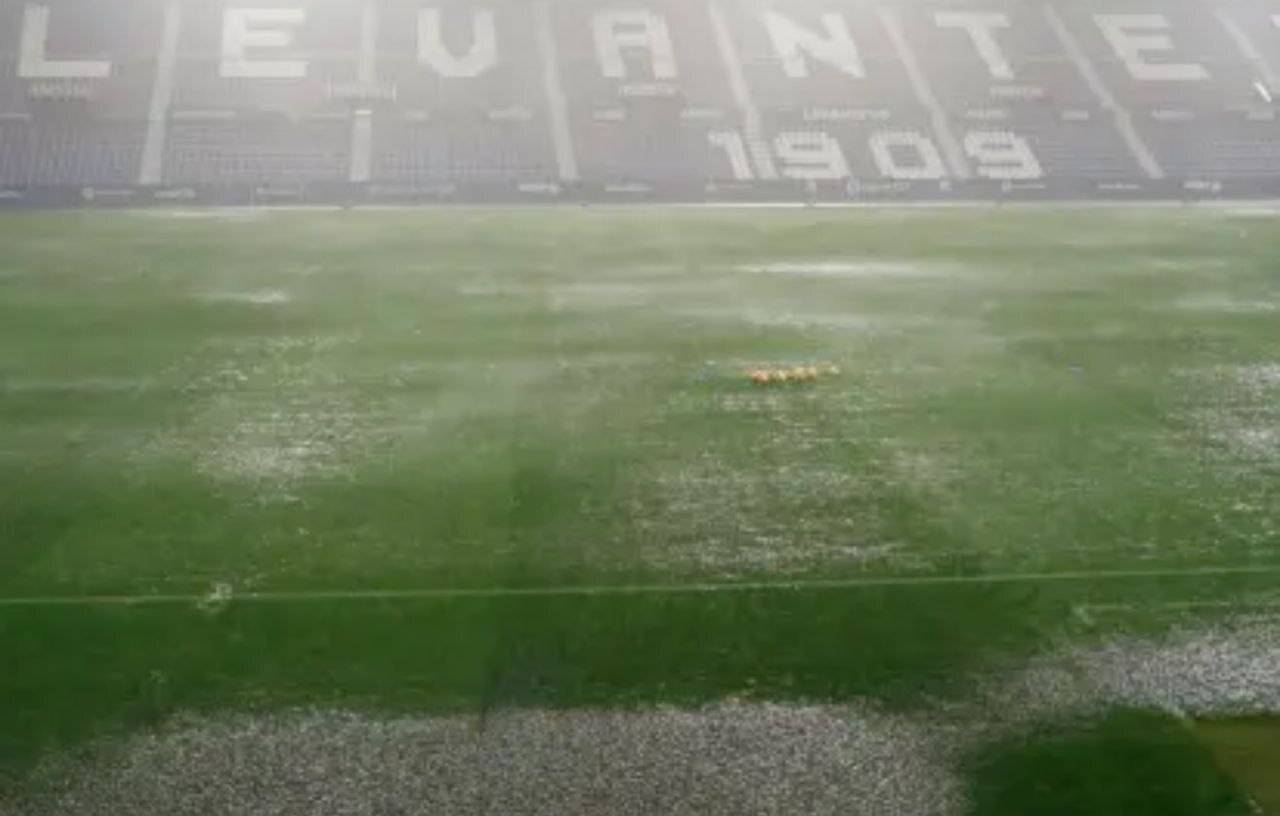 رسمياً.. تأجيل مباراة ليفانتي ضد فياريال بسبب الأمطار الغزيرة وتحذيرات الإنذار الأحمر في إقليم فالنسيا ... سيتم الإعلان عن الموعد الجديد لاحقًا. 