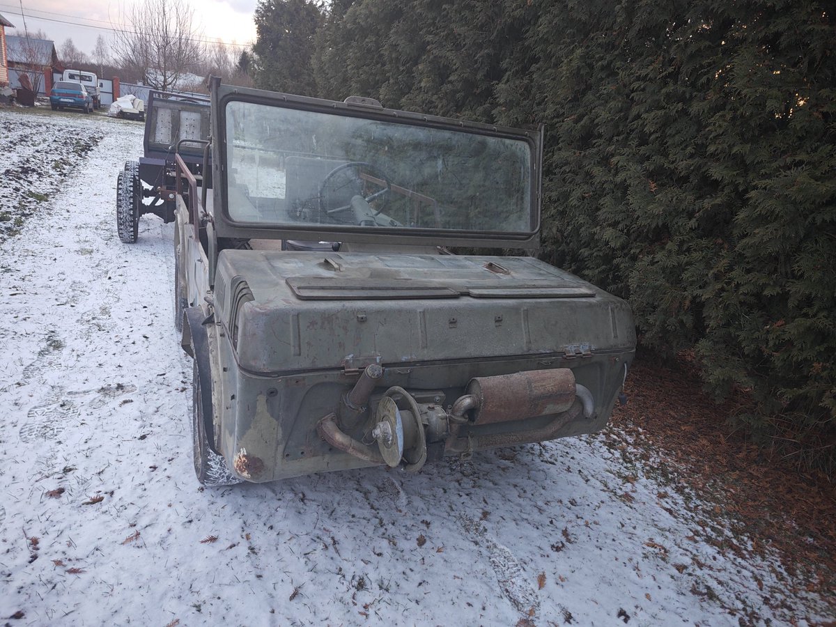 brogramma's tweet image. Помог соседу в новый гараж ракушку перегнать МПК (машина переднего края) военная амфибия, если привести в порядок, интересная машина...