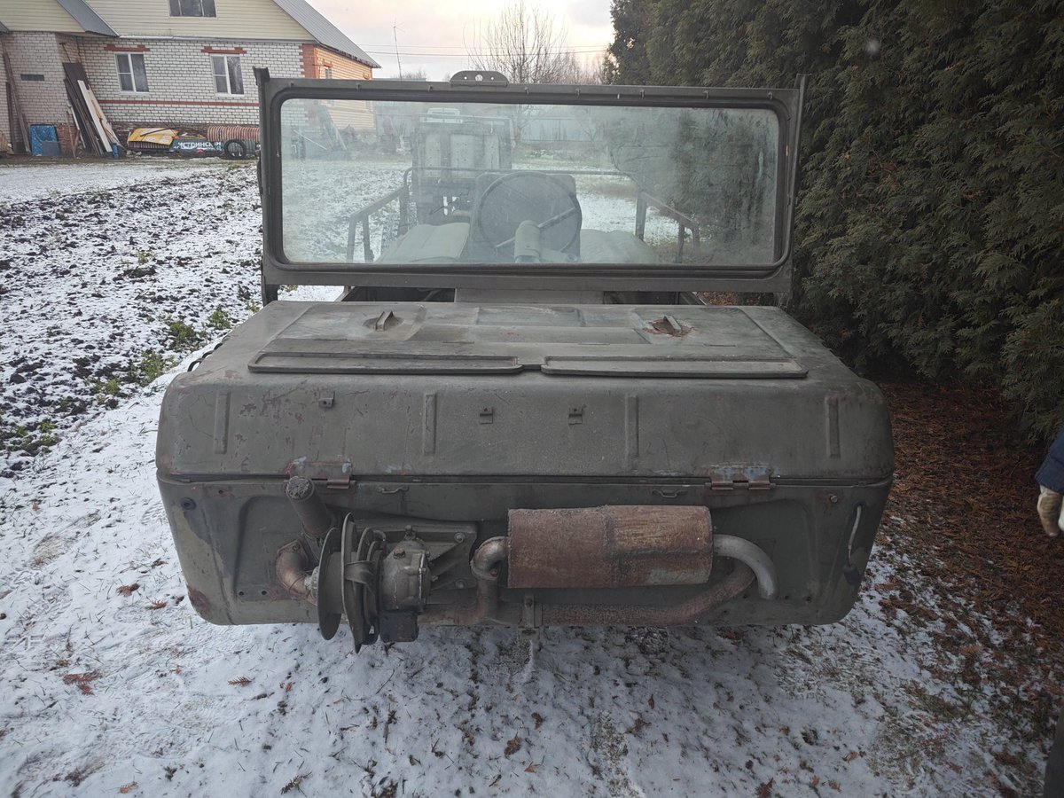 brogramma's tweet image. Помог соседу в новый гараж ракушку перегнать МПК (машина переднего края) военная амфибия, если привести в порядок, интересная машина...