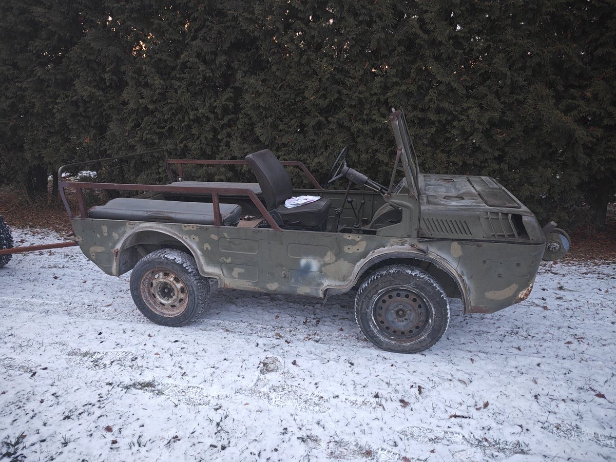 brogramma's tweet image. Помог соседу в новый гараж ракушку перегнать МПК (машина переднего края) военная амфибия, если привести в порядок, интересная машина...