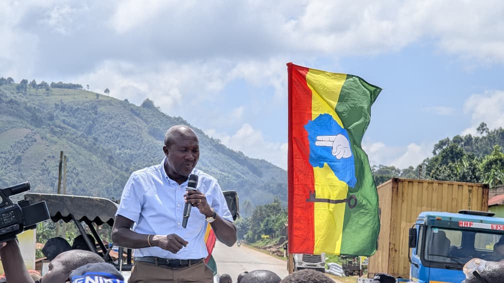 FDCOfficial1's tweet image. The FDC campaign trail continues in Muhanga Town Council, Rukiga District, with Rt. Hon. Nathan Nandala Mafabi leading engagements with the people.
#FDCManifesto #ChangeIsPossible
