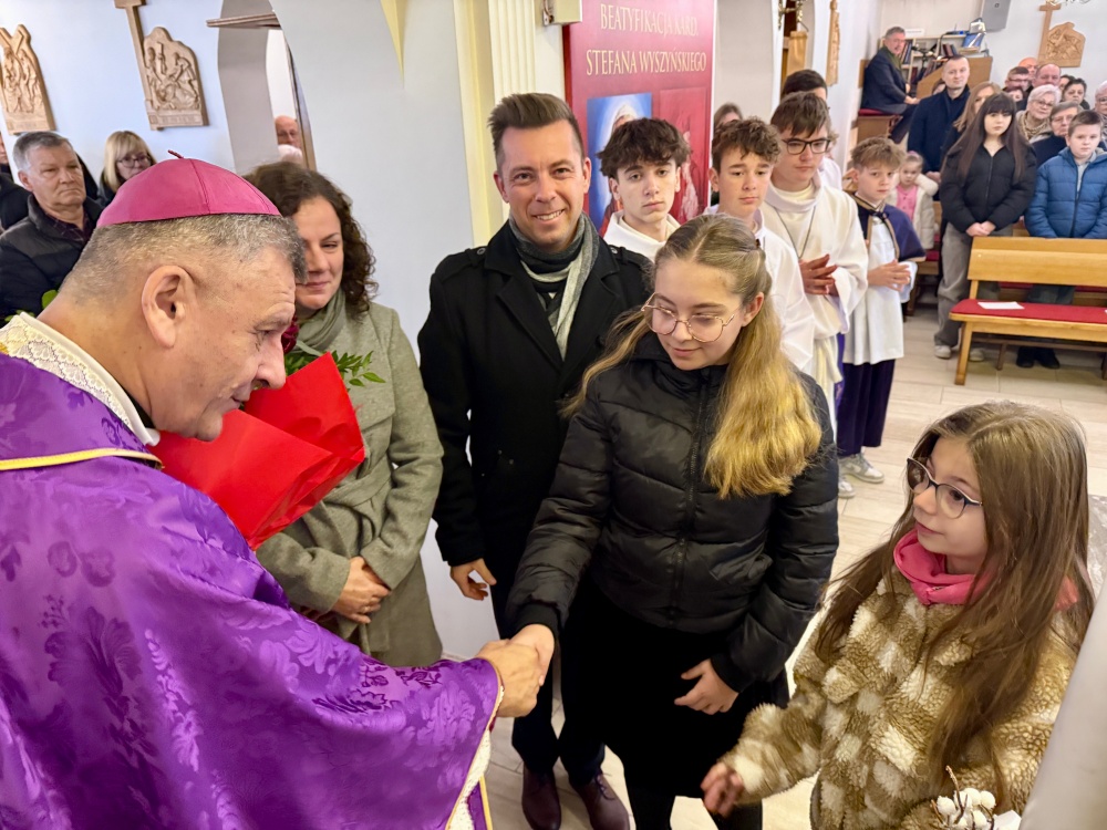 Wizytacja kanoniczna w Osieku Górnym. Więcej na stronie diecezji diecezja.bielsko.pl/wizytacja-kano…