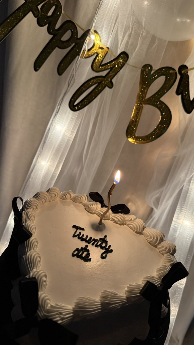 ShwetaKukreja_'s tweet image. About last night 🤎