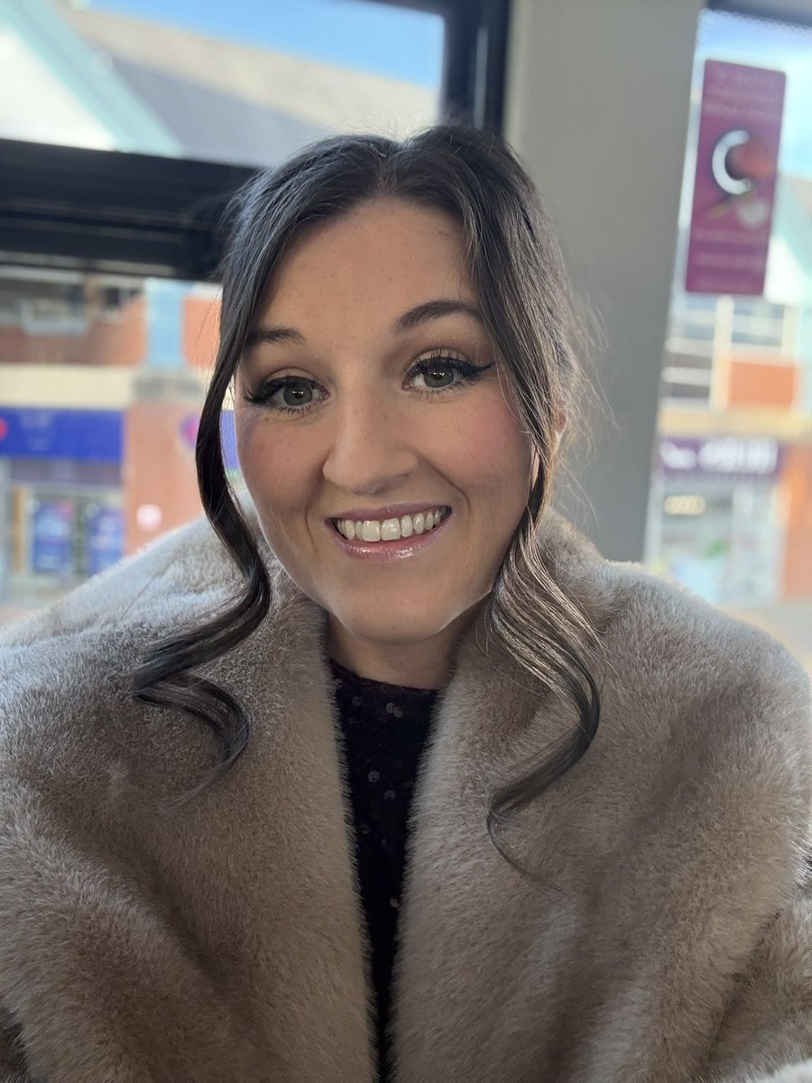 _zoefox's tweet image. Mama actually got dressed up &amp;amp; went out!!! 🥂