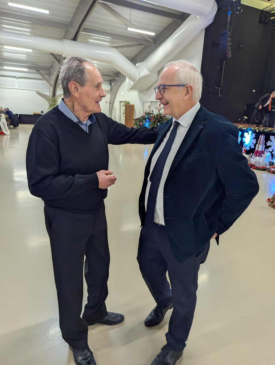 edevalroger's tweet image. Repas des anciens à #Compiègne : 560 participants vendredi, 540 samedi. Un beau moment de convivialité. J’ai eu le plaisir de déjeuner avec neuf dames à ma table — merci à elles pour cet excellent moment.