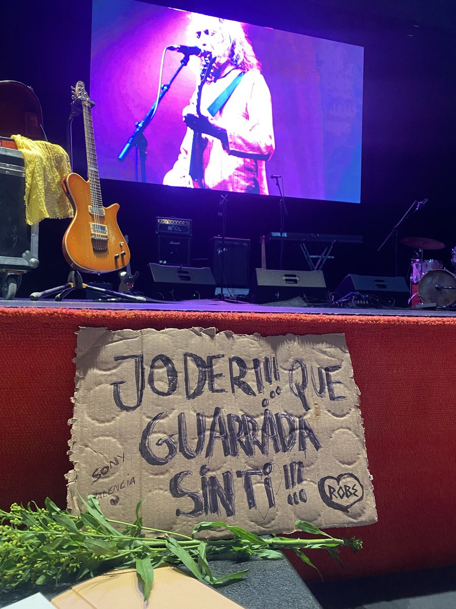 🪻🌸 Se te notaba en la voz que por dentro eras de colores.

Vuela alto, hombre pájaro de pico anaranjado