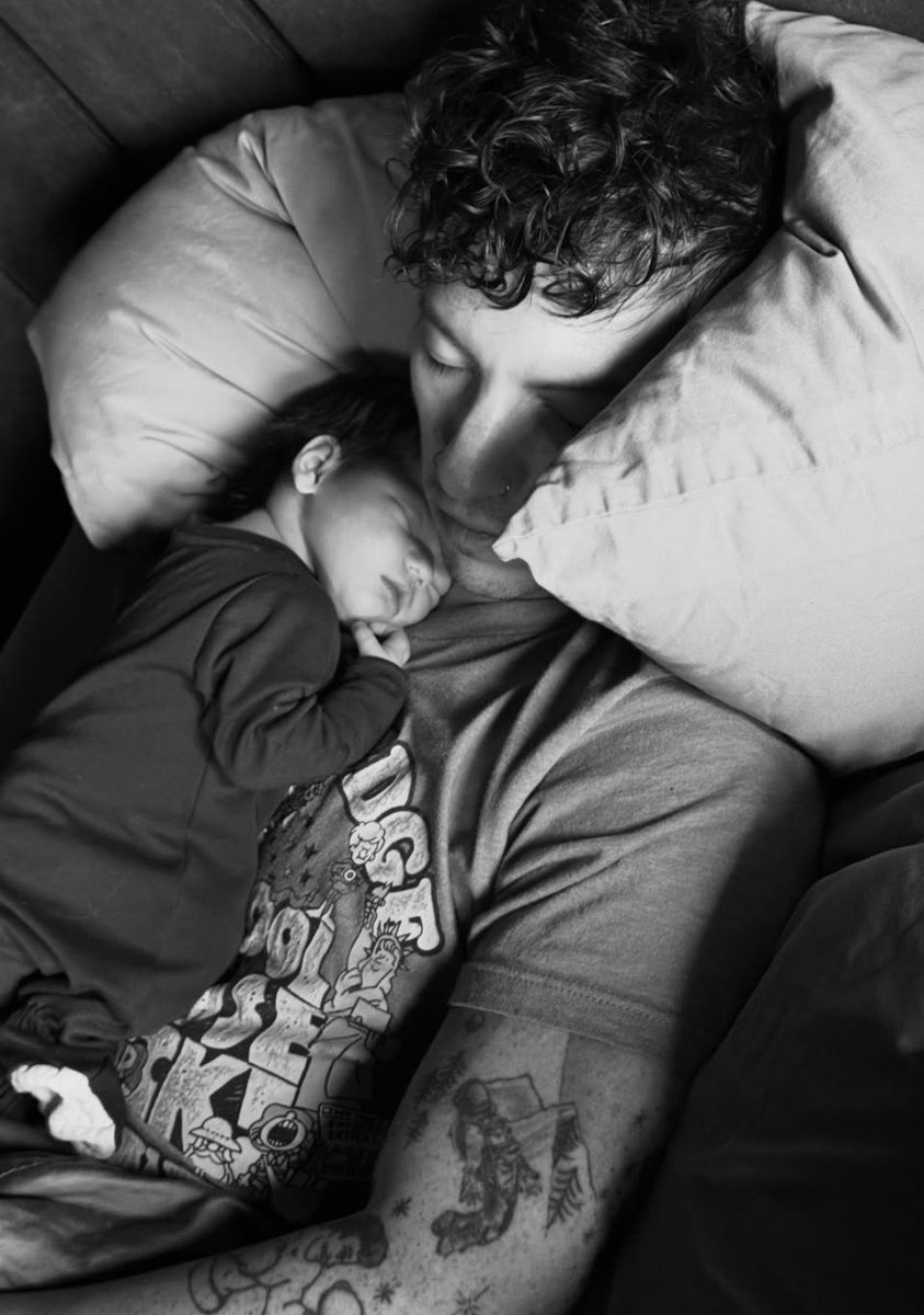 DUNSTAIRS's tweet image. I love this photo so much