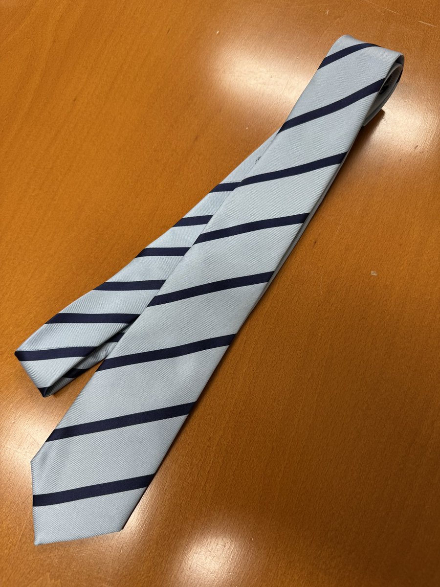 MOIW2025、ご来場ご視聴ありがとうございました！7年ぶり？にこのネクタイを着けさせて頂きました。短い時間でしたが、2日間同僚の皆さんとステージ上でのやりとりはとても良い思い出になりました。本当お疲れ様でした！各自気をつけてご帰宅ください〜 #アイマスMOIW2025 #アイマスMOIW2025_day2